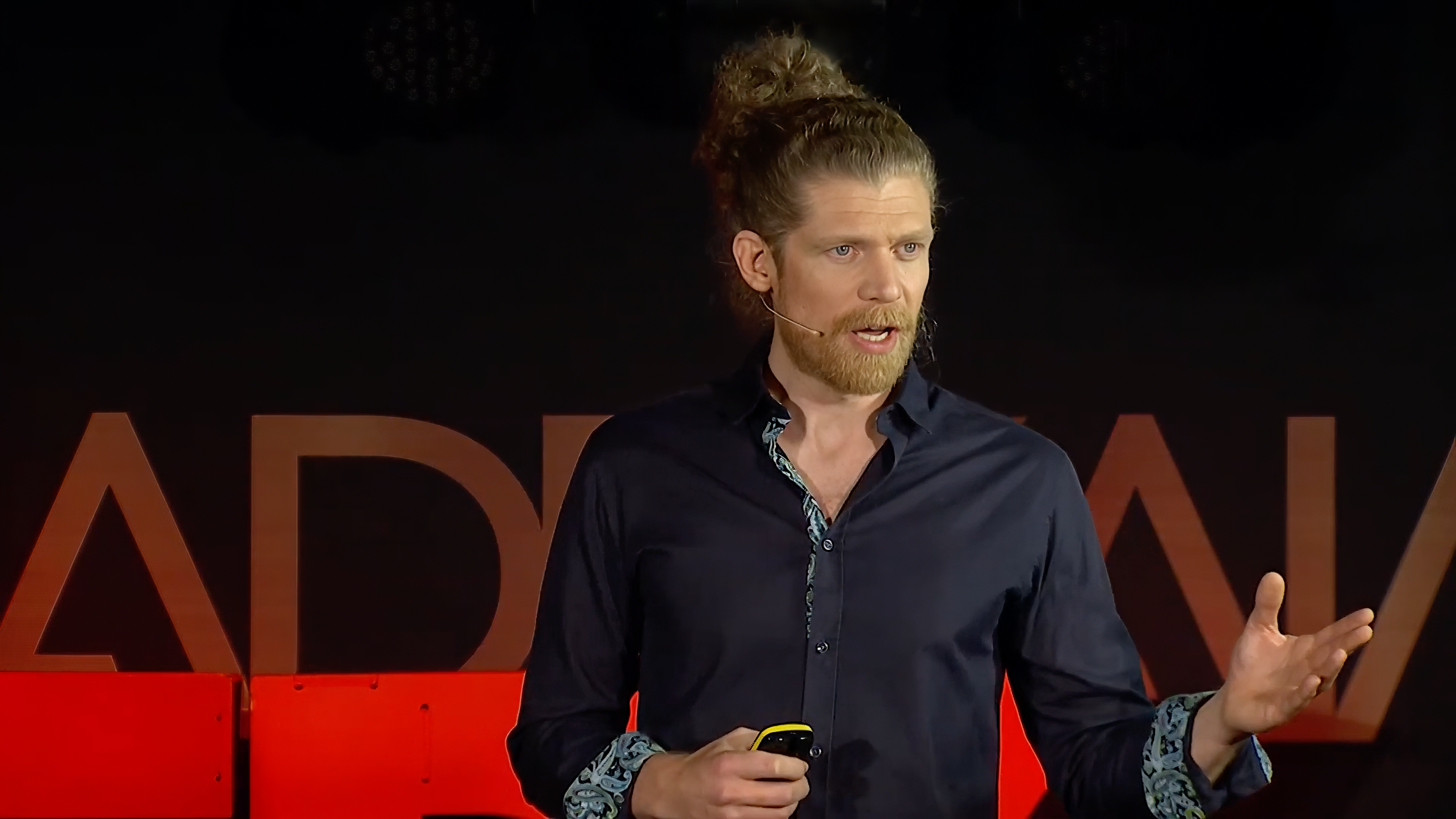 Audun Amundsen on stage at TEDx